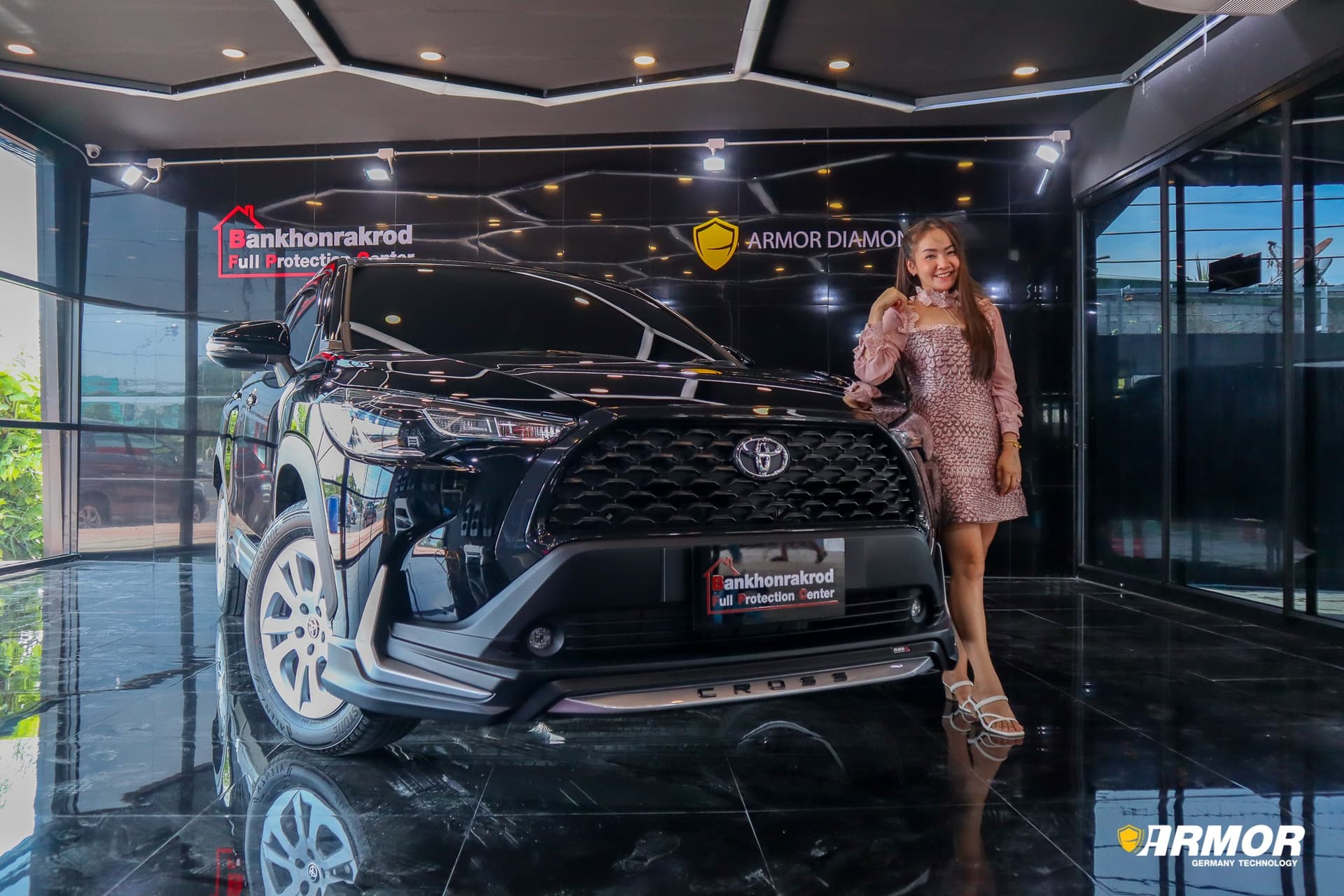 ส่งมอบรถ Toyota Corolla Cross สีดำเงางาม หลังเสร็จสิ้นบริการเคลือบแก้ว