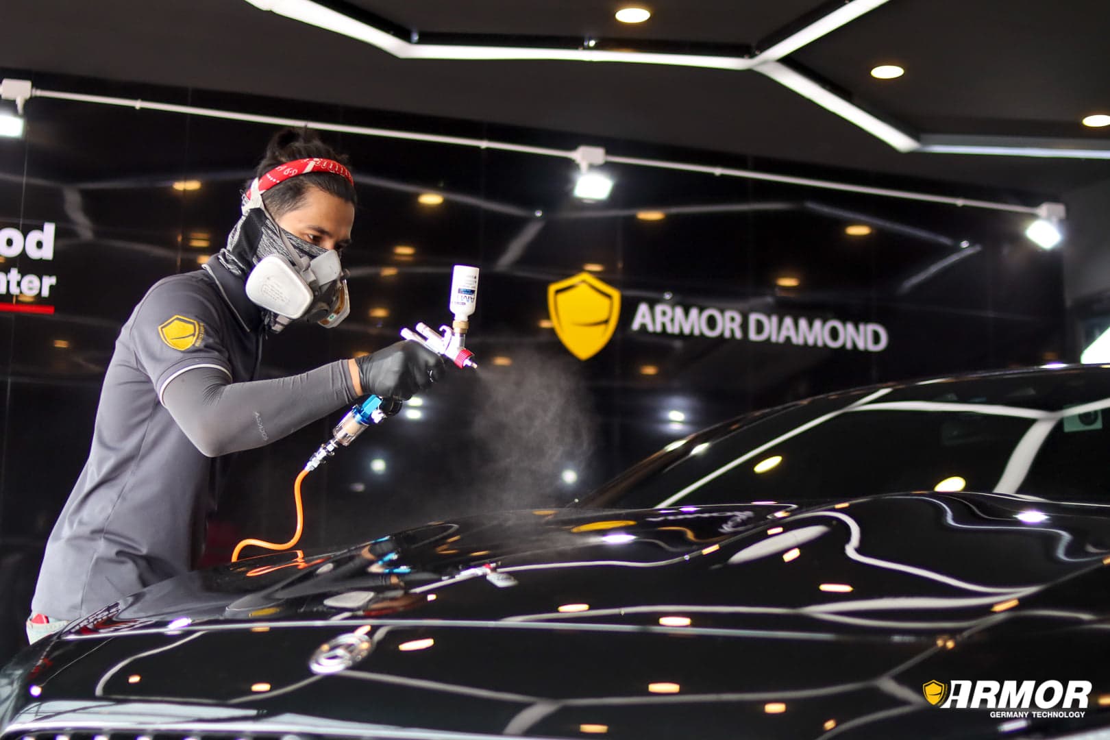การพ่นสารเคลือบเซรามิกด้วยระบบ Armor Diamond บนฝากระโปรงรถ เพื่อการปกป้องสูงสุด