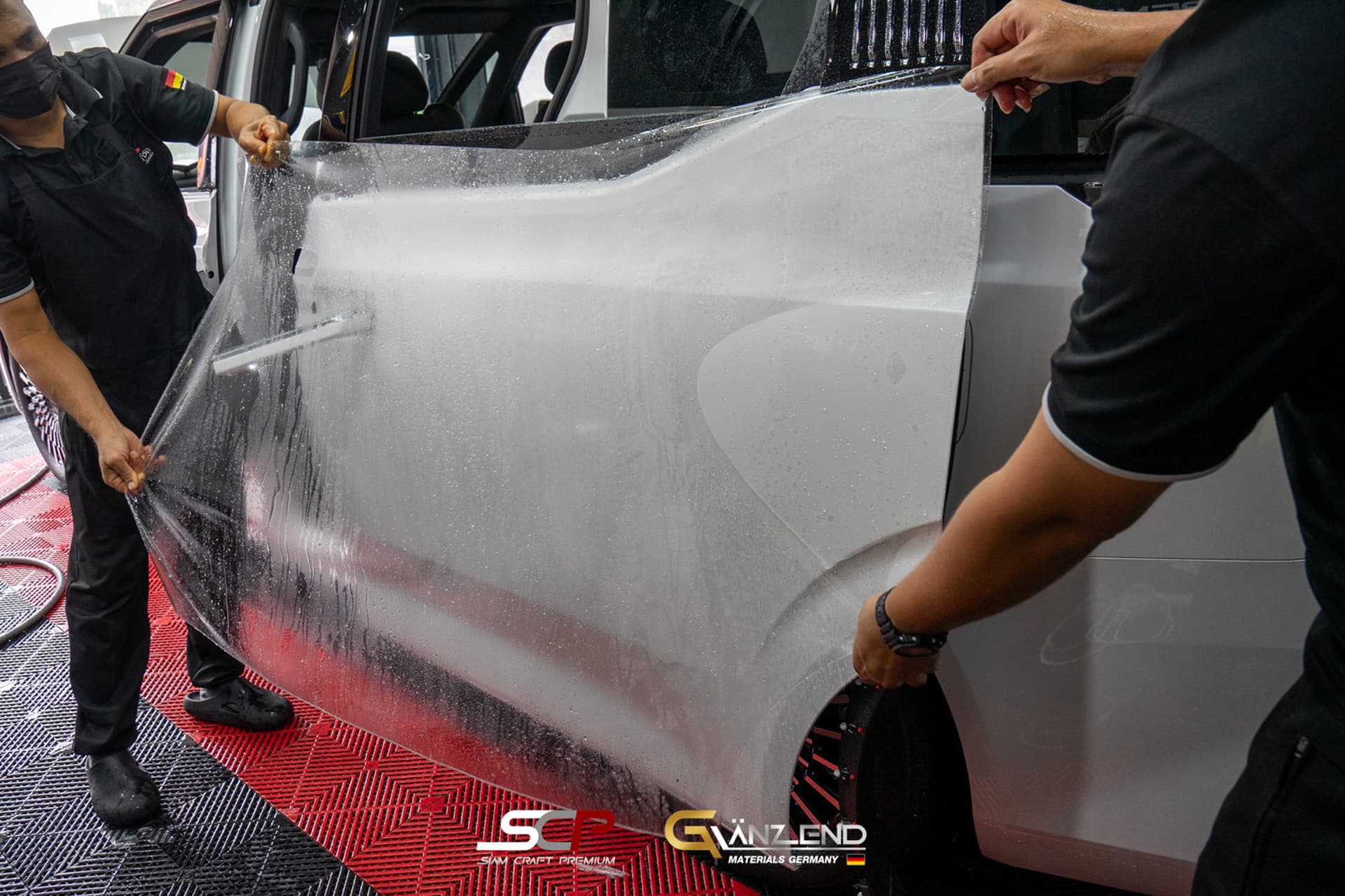 รายละเอียดเนื้อฟิล์ม TPU ที่ใสและเงางาม