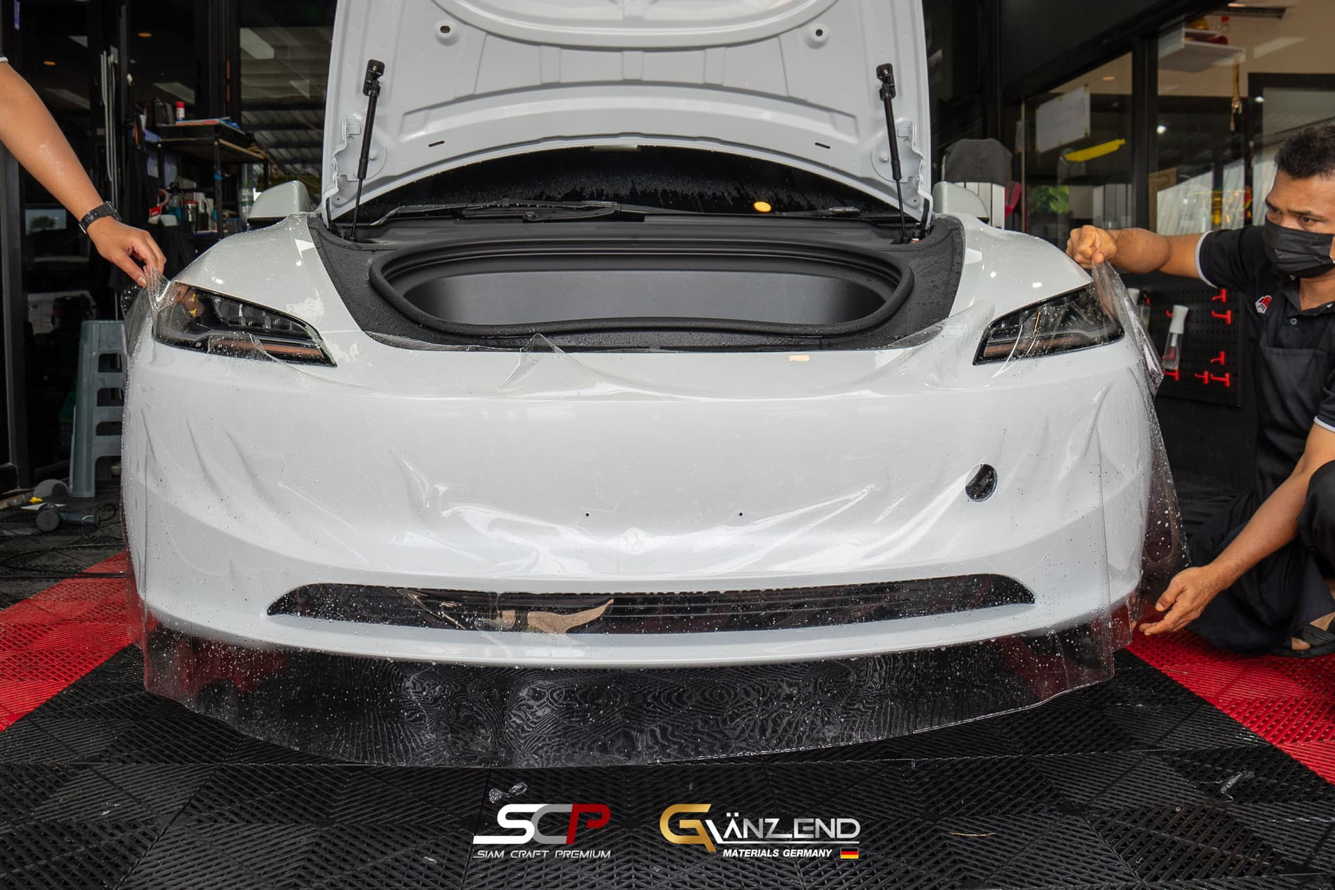 การเก็บขอบฟิล์ม PPF บริเวณไฟหน้าเพื่อความเนียนสวย