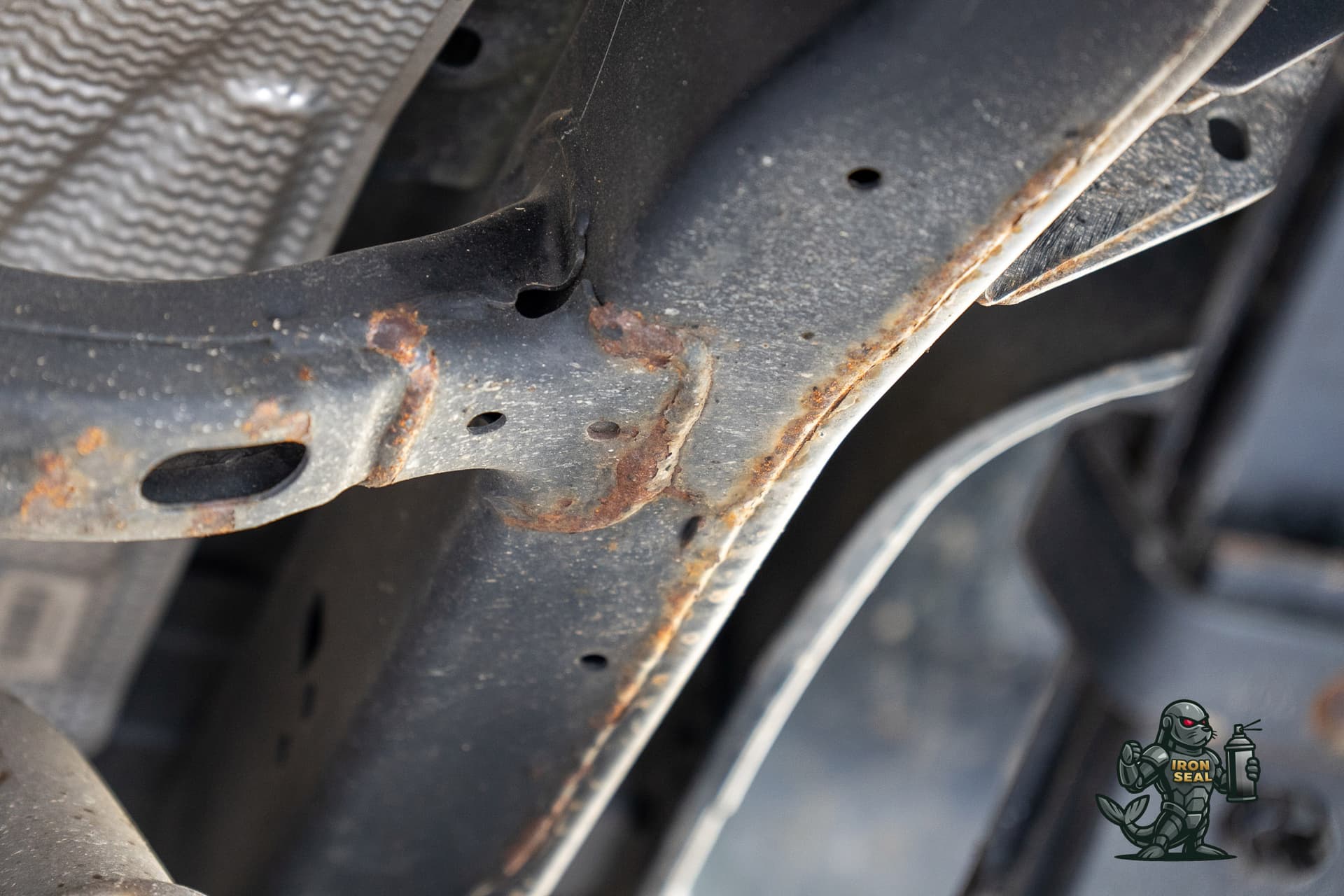 ตัวอย่างผลงานพ่นกันสนิม IRON SEAL 6 (ก่อนทำ)