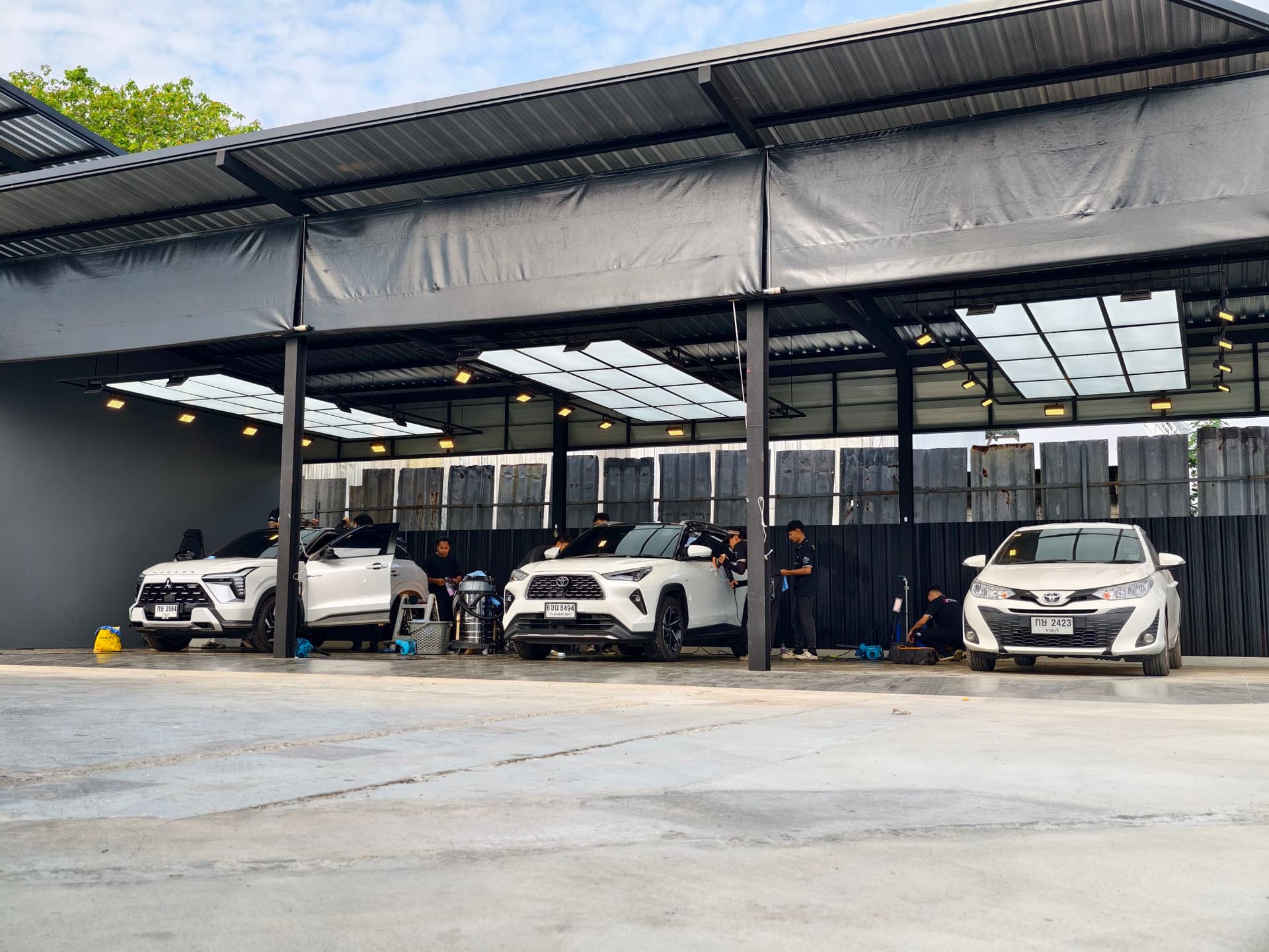 ภาพบรรยากาศบ้านคนรักรถ สำนักงานใหญ่ บายพาสราชบุรี 6